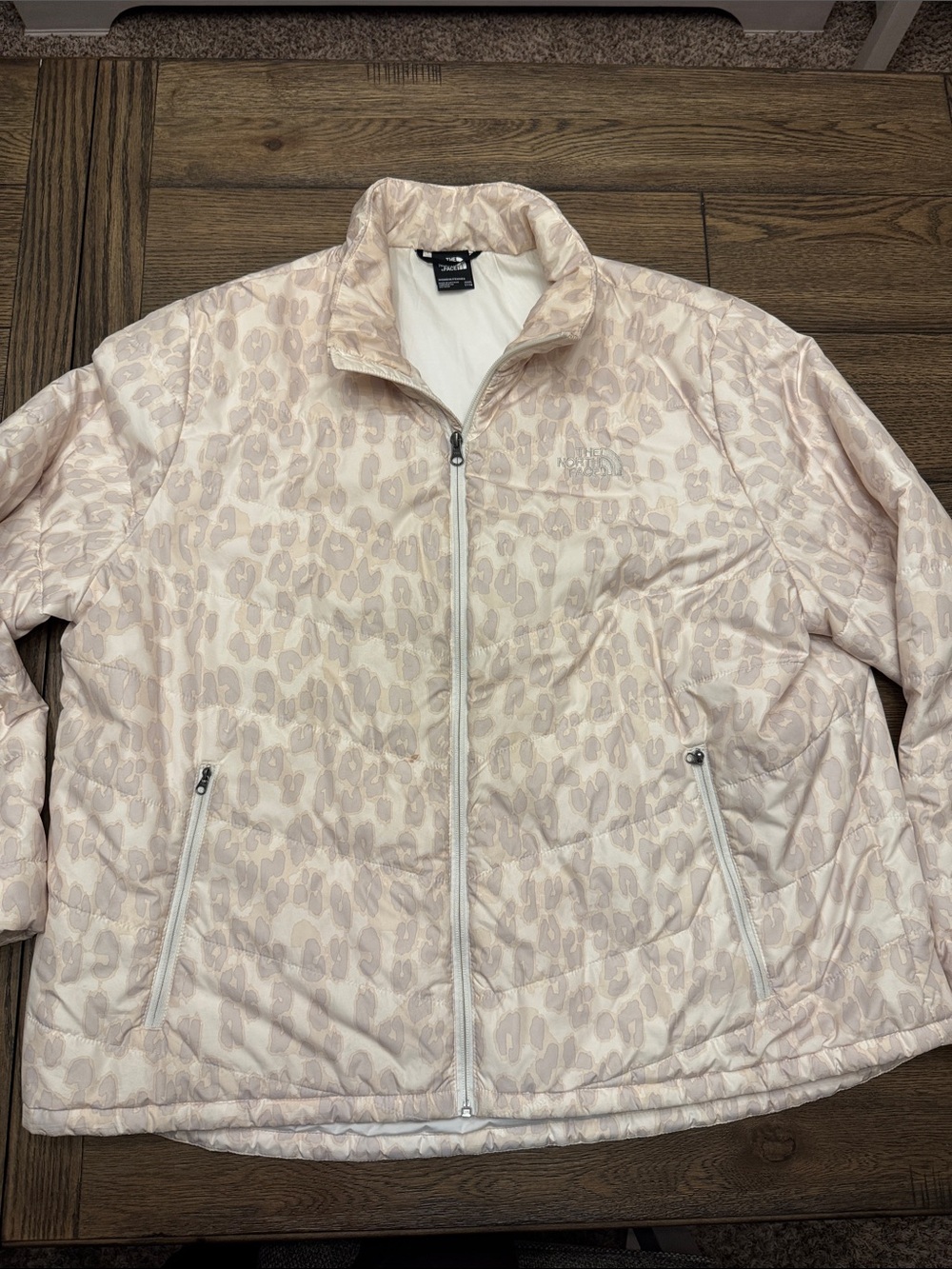 The North Face Women's Light cream/tan Leopard-Print Quilted Puffer